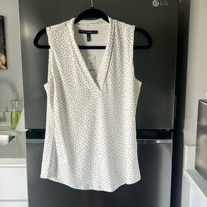 White House, black market sleeveless top